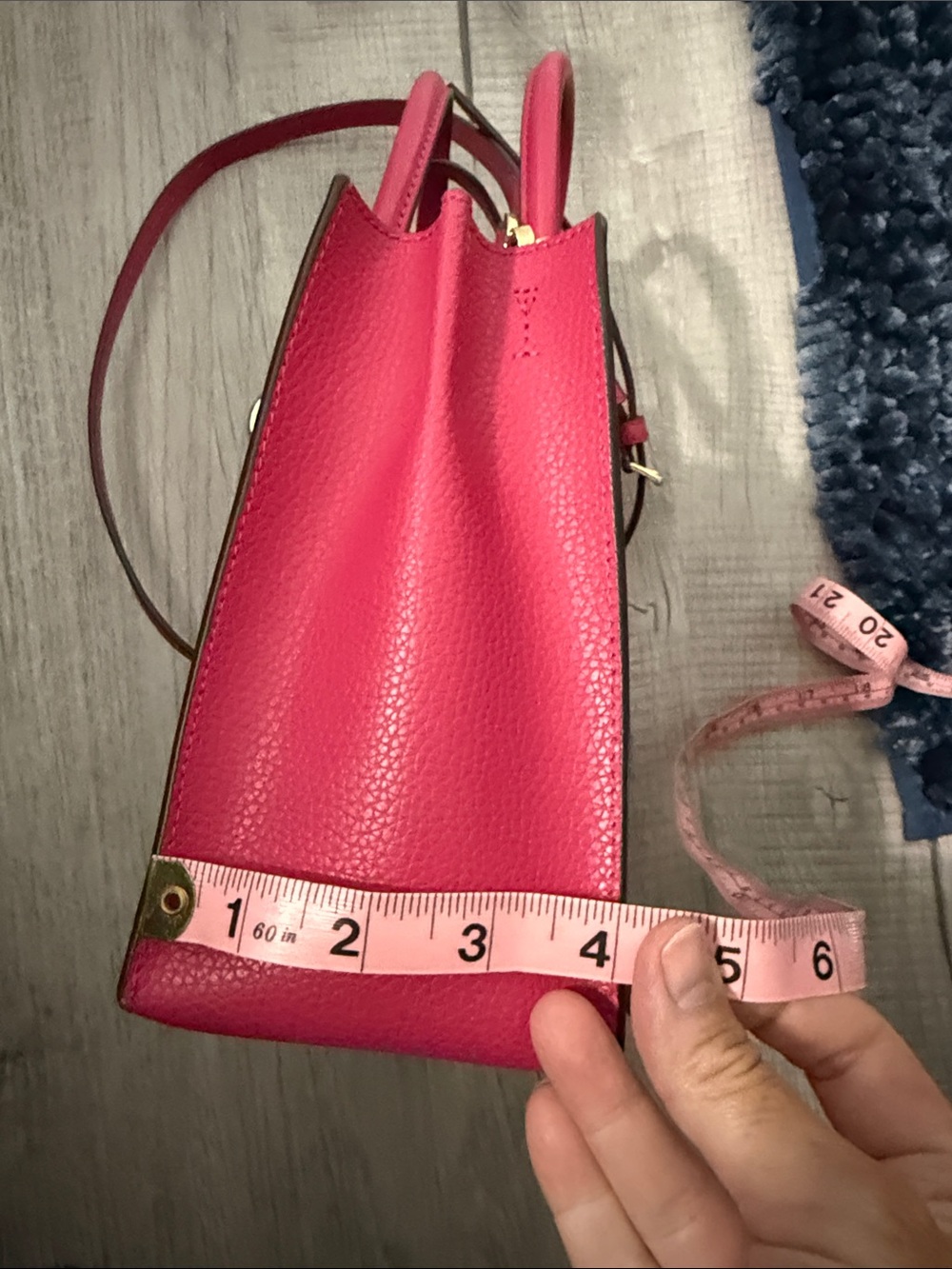 Michael Kors Fuchsia Pebbled Satchel with Gold MK Charm - Picture 10 of 11